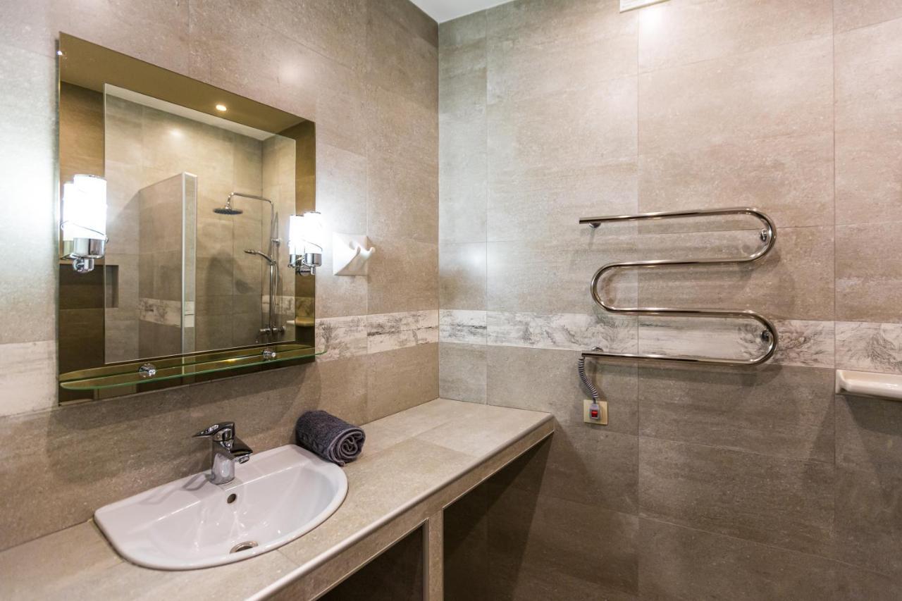 2 Kn. Romana Apartment Lviv Exterior foto